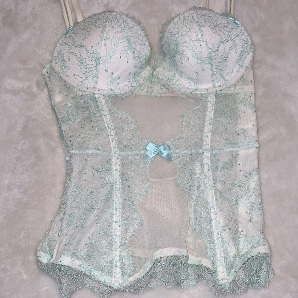 Gorgeous “Bridal” corset